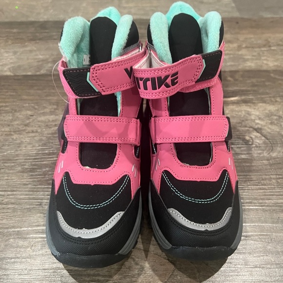 PRICE DROP NWT Girls Hiking Boots - Picture 3 of 7